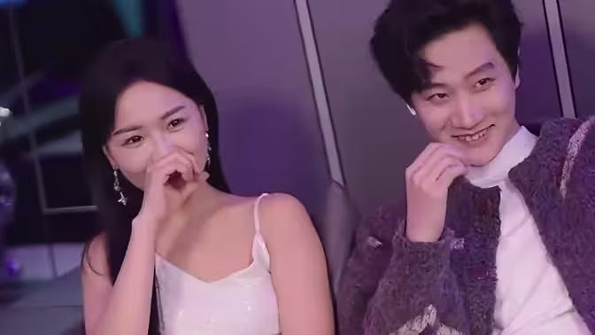 攤牌了，我不裝了(全集)